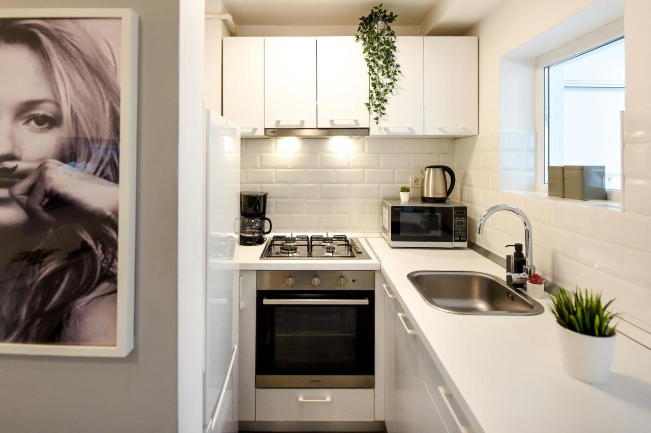 Spacious 1Br In The City Center - Amazing For Extended Stays Bucarest Exterior foto