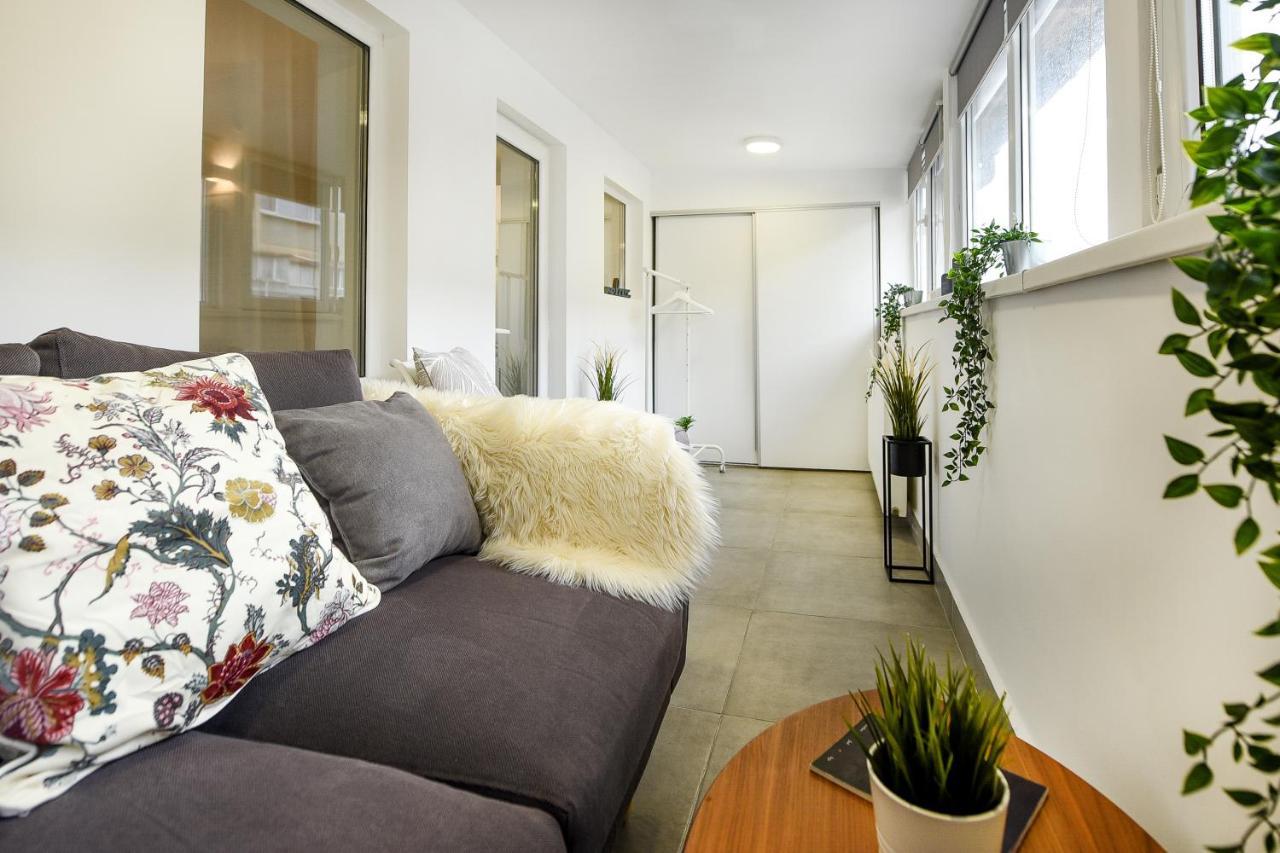 Spacious 1Br In The City Center - Amazing For Extended Stays Bucarest Exterior foto