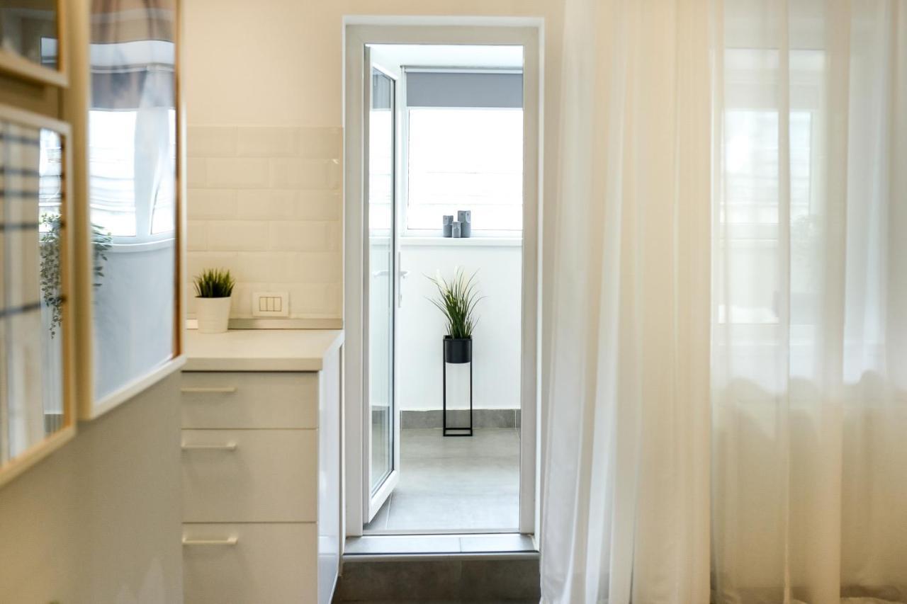 Spacious 1Br In The City Center - Amazing For Extended Stays Bucarest Exterior foto