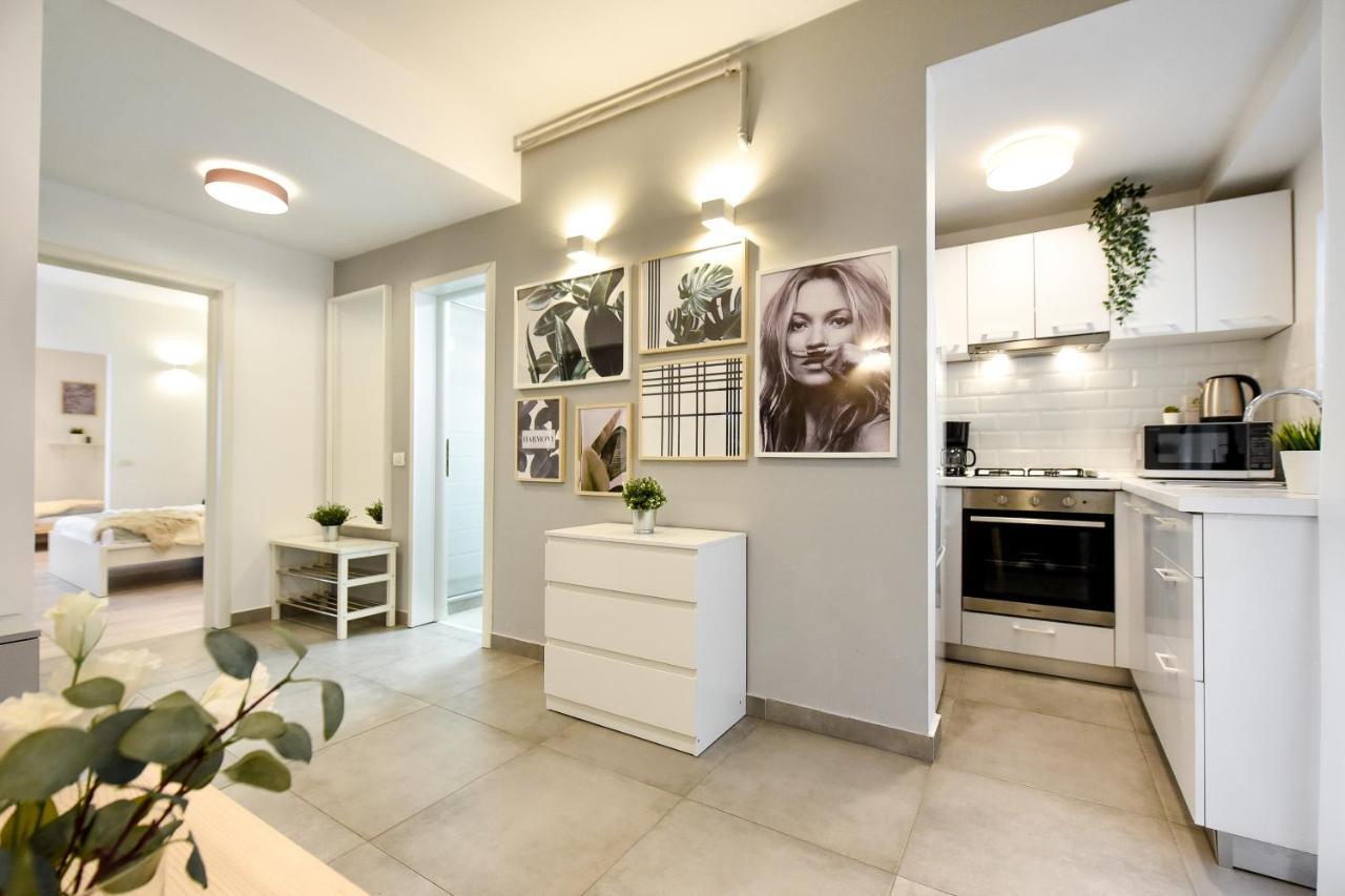 Spacious 1Br In The City Center - Amazing For Extended Stays Bucarest Exterior foto