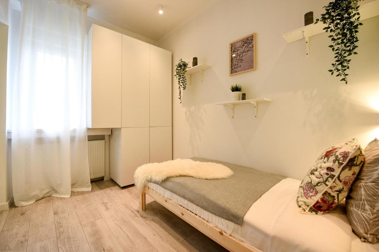 Spacious 1Br In The City Center - Amazing For Extended Stays Bucarest Exterior foto